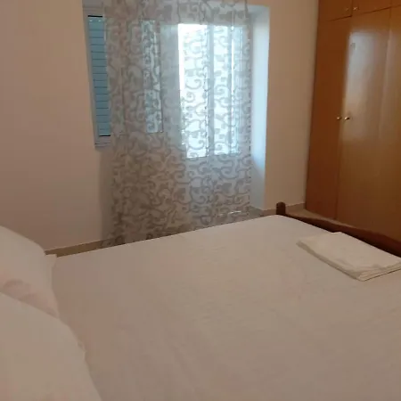 Apartment Toma's Sarandë