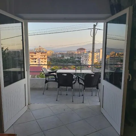 Toma's * Sarandë